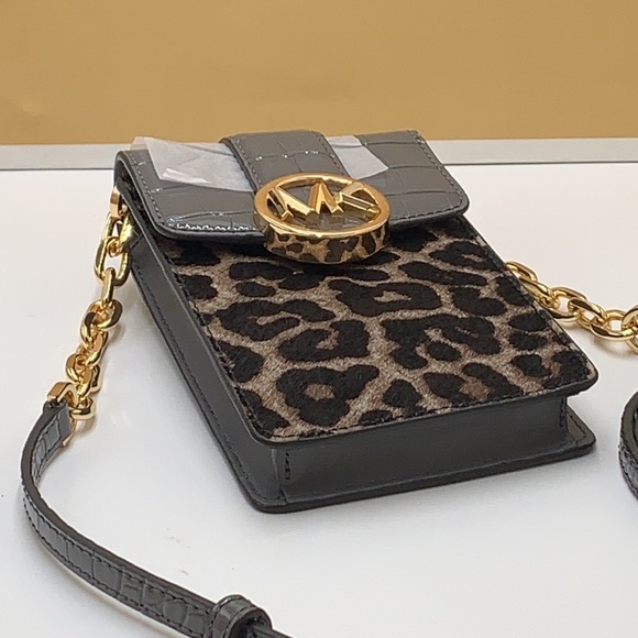 Brand New with Tag
Michael Kors Carmen Small NS Phone XBODY HairCalf Grey Multi - Picture 8 of 16